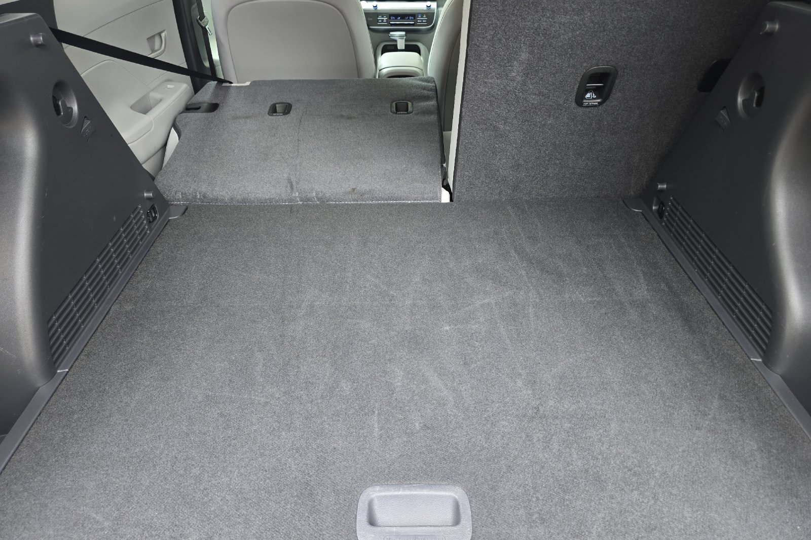 Used 2025 Black Hyundai SEL image 15