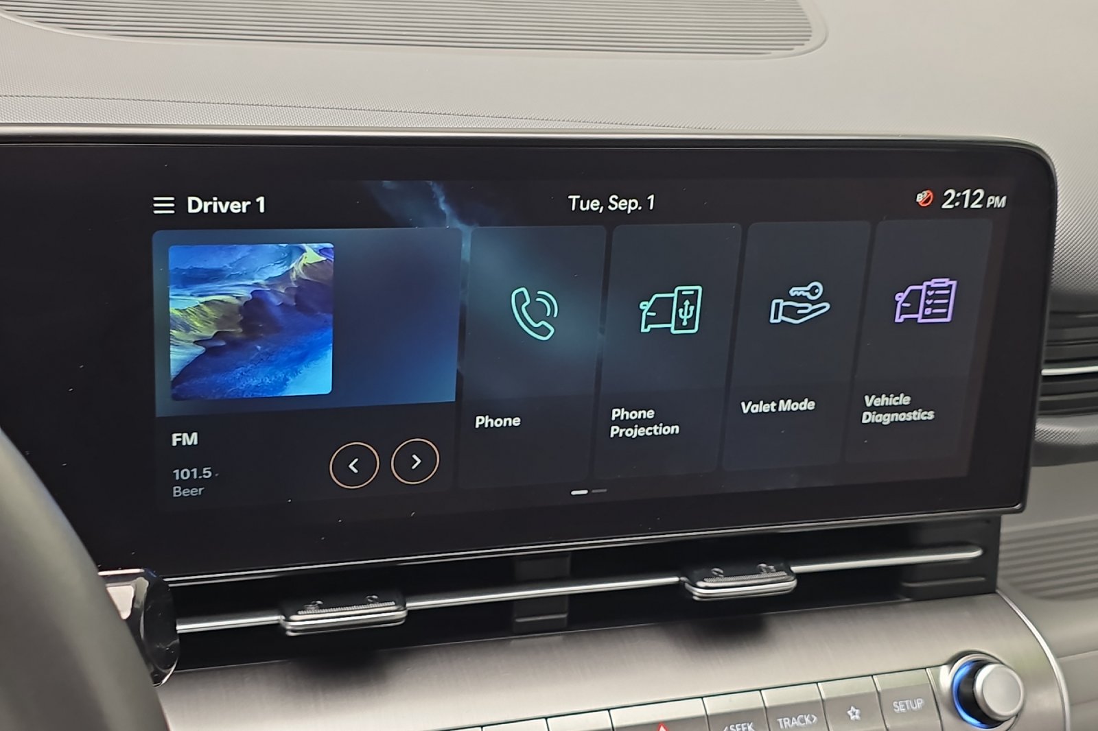 Used 2025 Black Hyundai SEL image 18