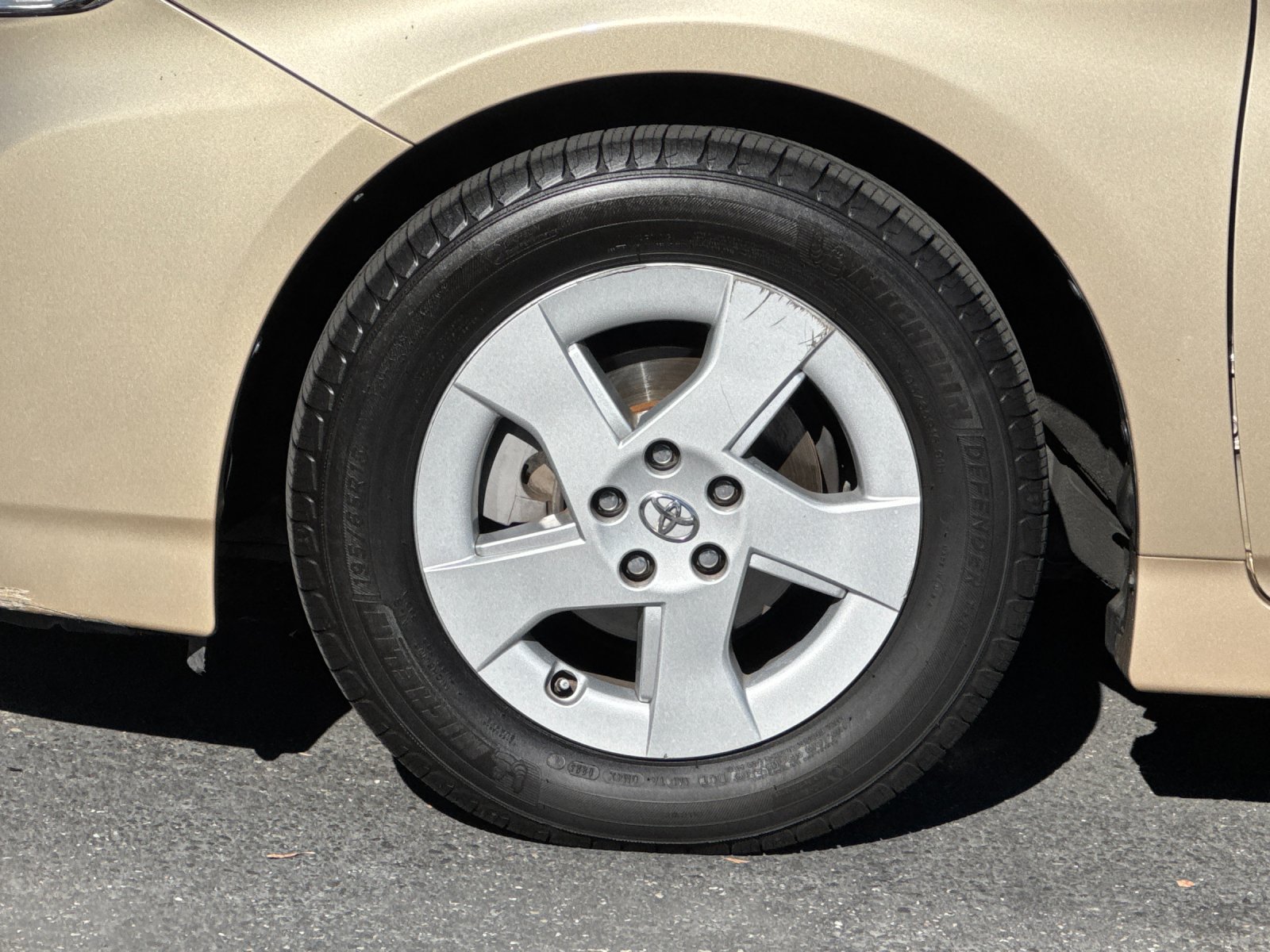 Used 2011  Toyota Three image 25