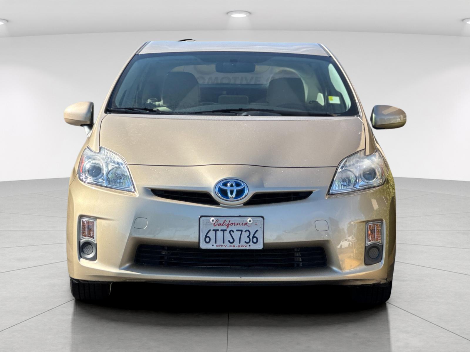 Used 2011  Toyota Three image 8