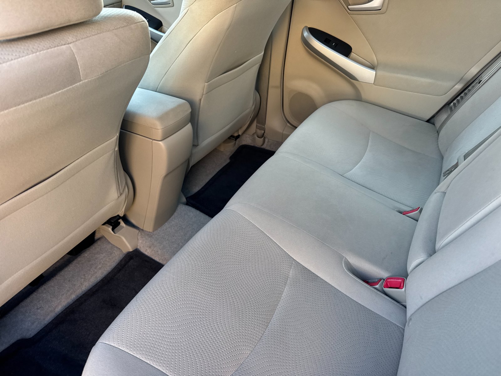 Used 2011  Toyota Three image 11