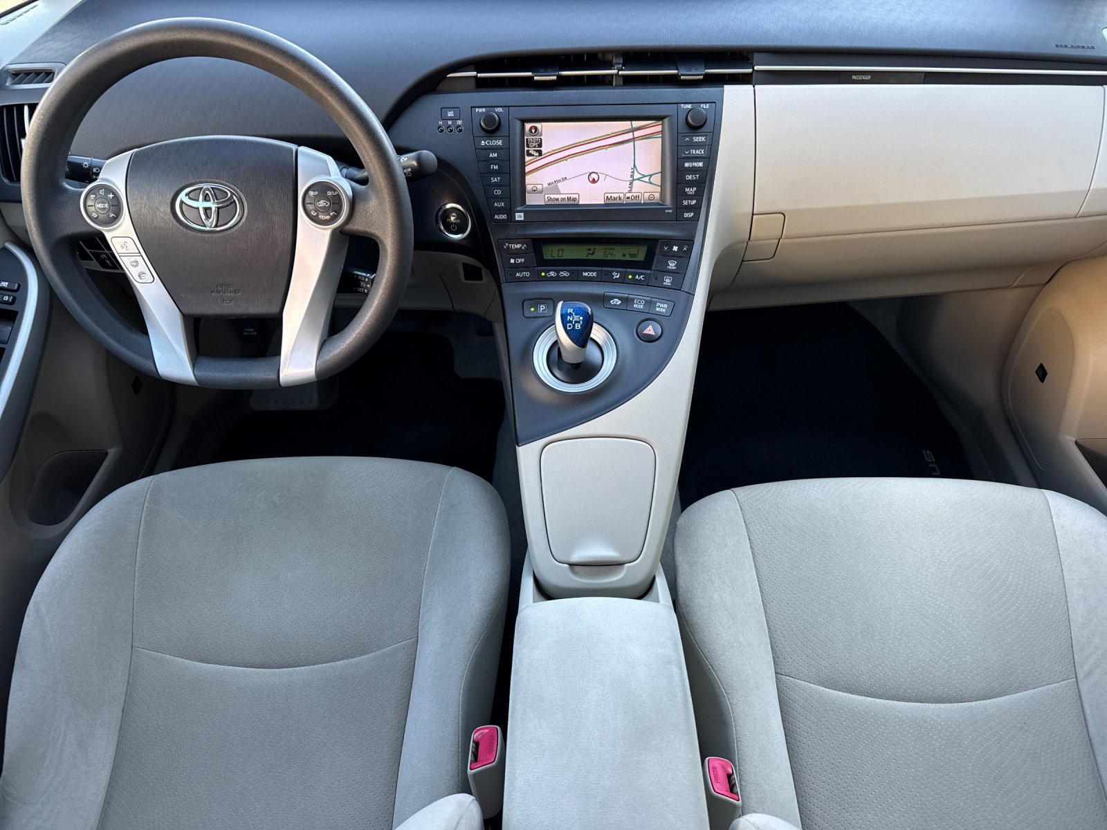 Used 2011  Toyota Three image 12