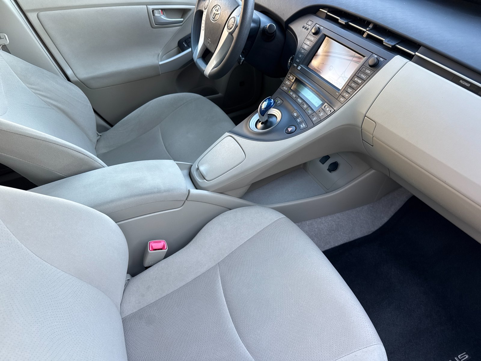 Used 2011  Toyota Three image 15