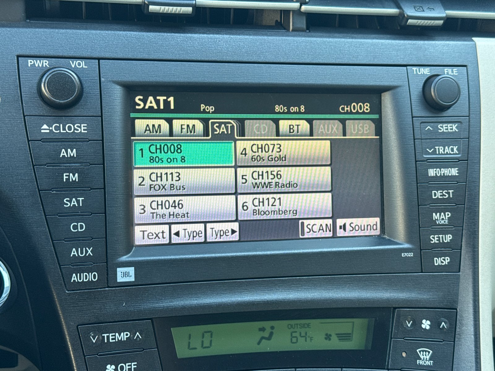 Used 2011  Toyota Three image 17