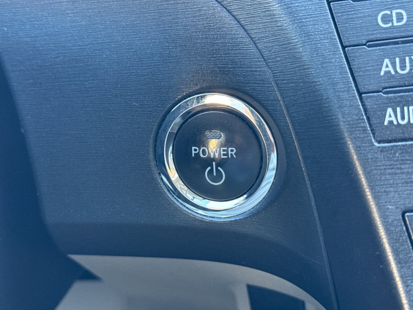 Used 2011  Toyota Three image 22