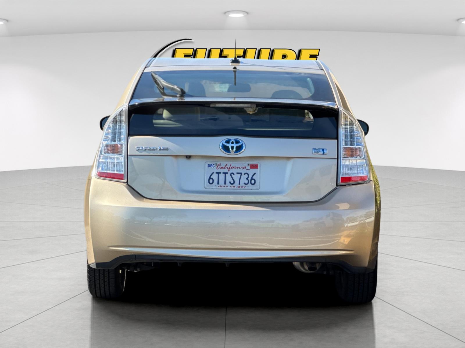 Used 2011  Toyota Three image 4
