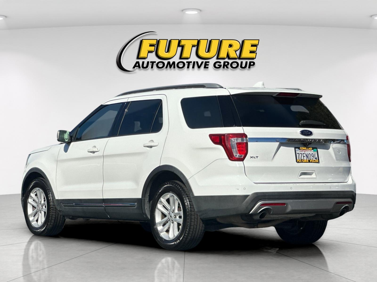 Used 2017 White Ford XLT image 5