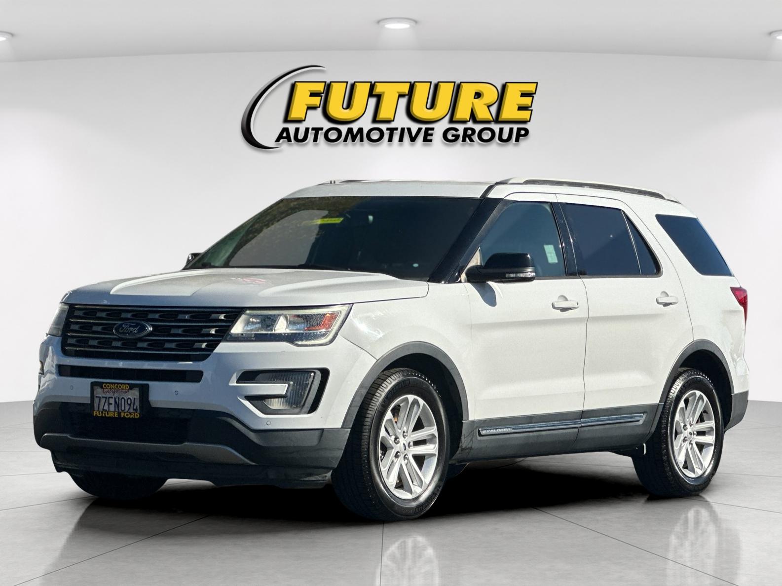Used 2017 White Ford XLT image 7