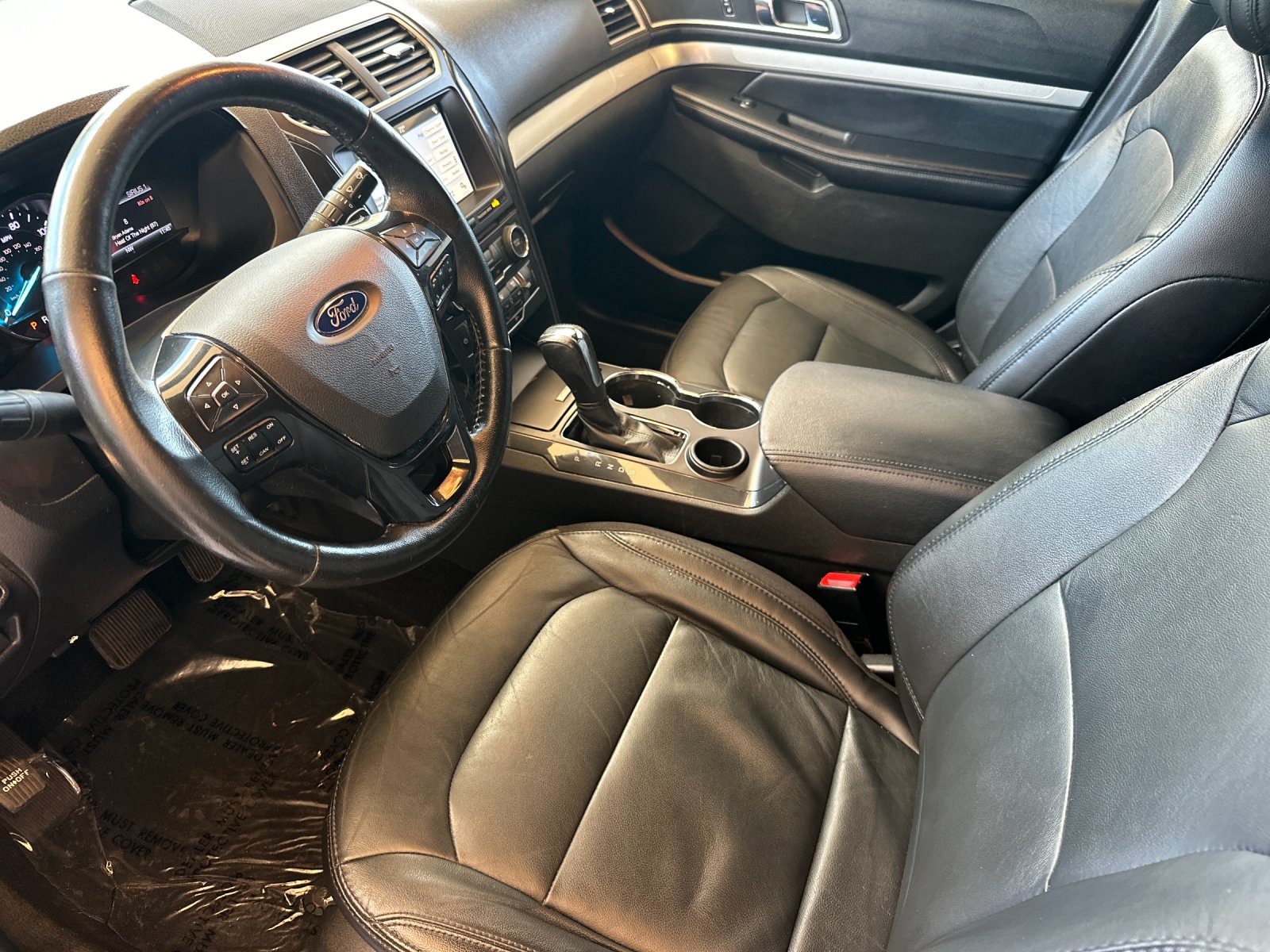 Used 2017 White Ford XLT image 9