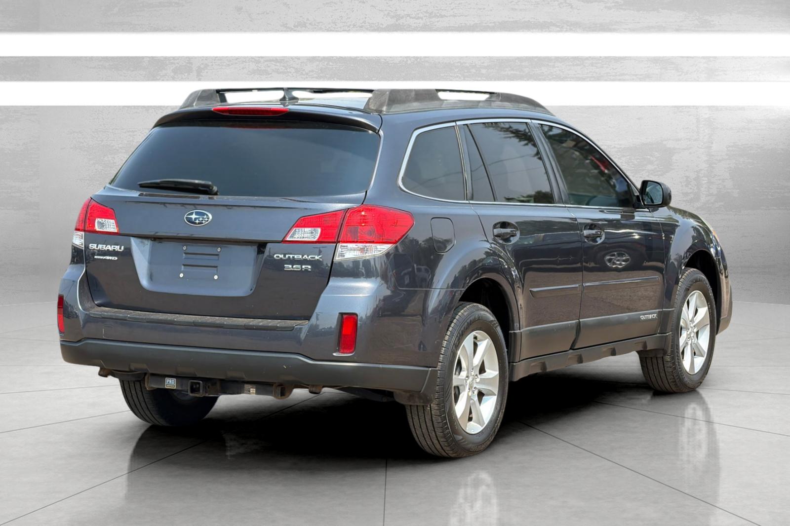 Used 2013 Graphite Gray Metallic Subaru 3.6R Limited Limited image 5