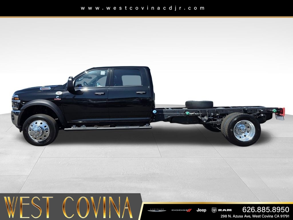 New 2026 Diamond Black Crystal Pearl-Coat Exterior Paint RAM Tradesman image 2
