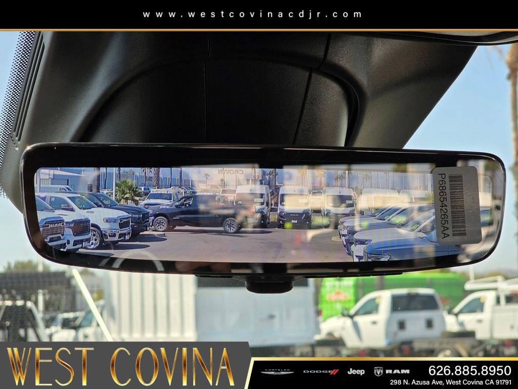 New 2026 Diamond Black Crystal Pearl-Coat Exterior Paint RAM Tradesman image 11