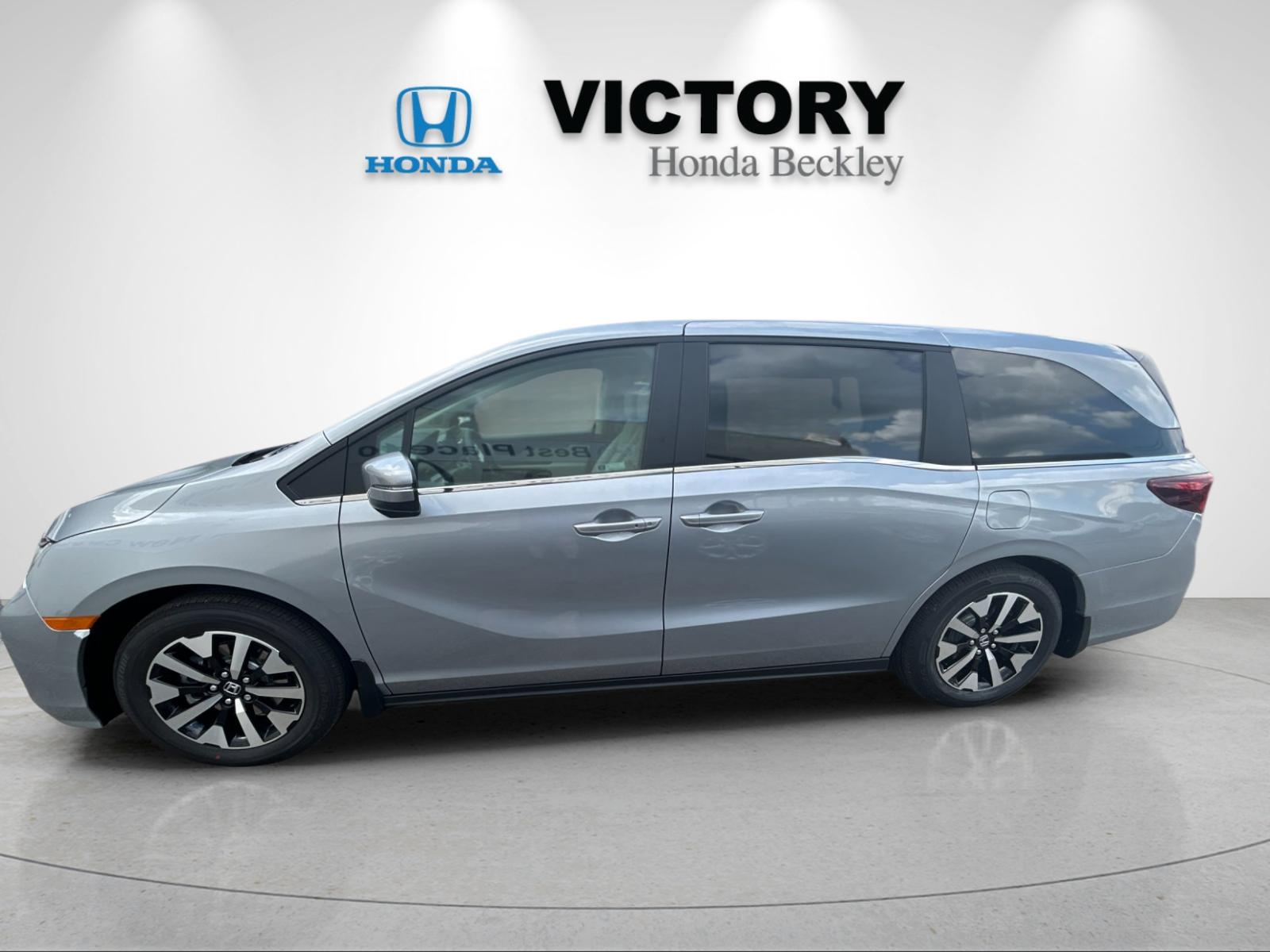 New 2026 Solar Silver Metallic Honda EX-L image 2