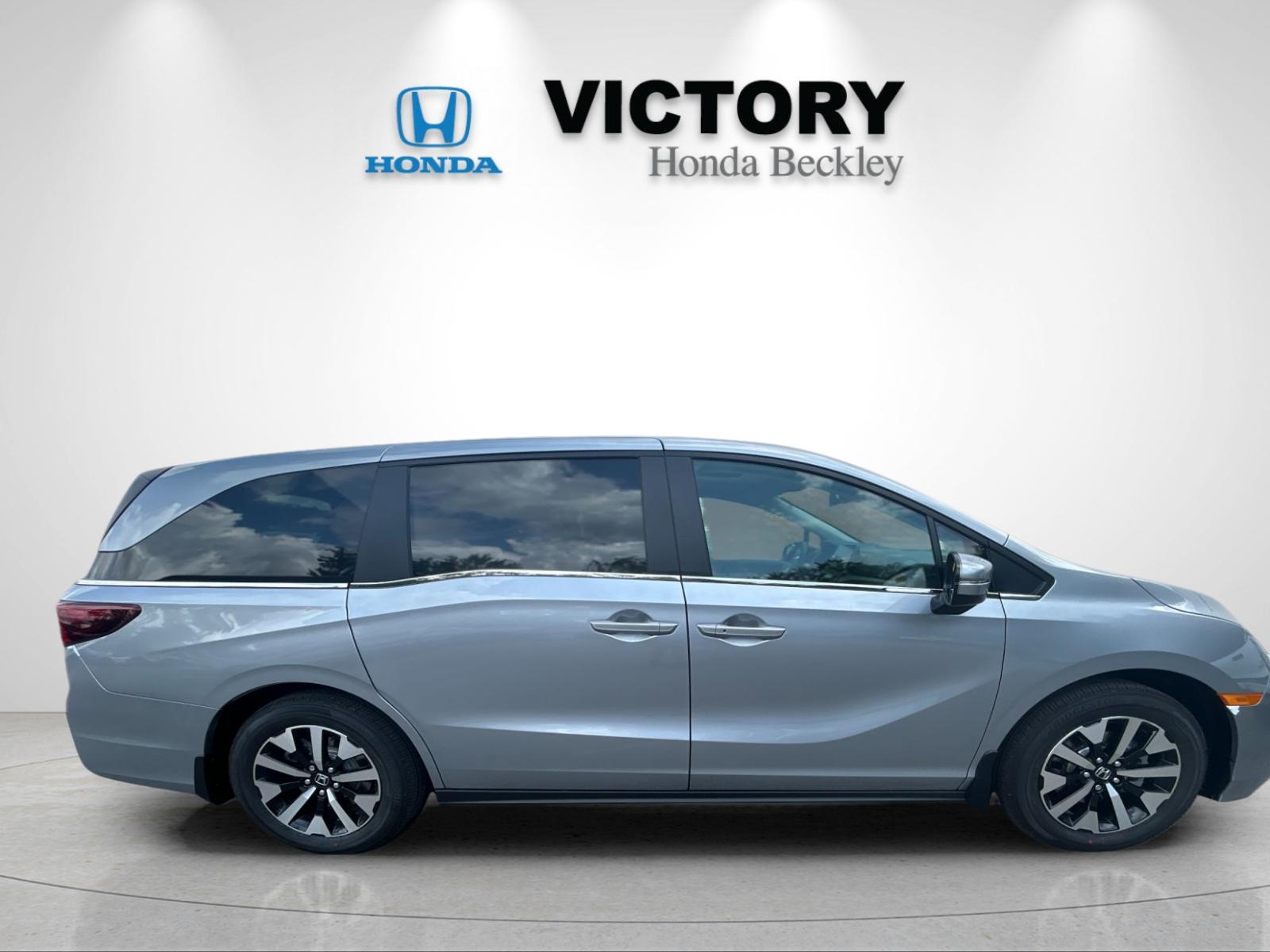 New 2026 Solar Silver Metallic Honda EX-L image 6