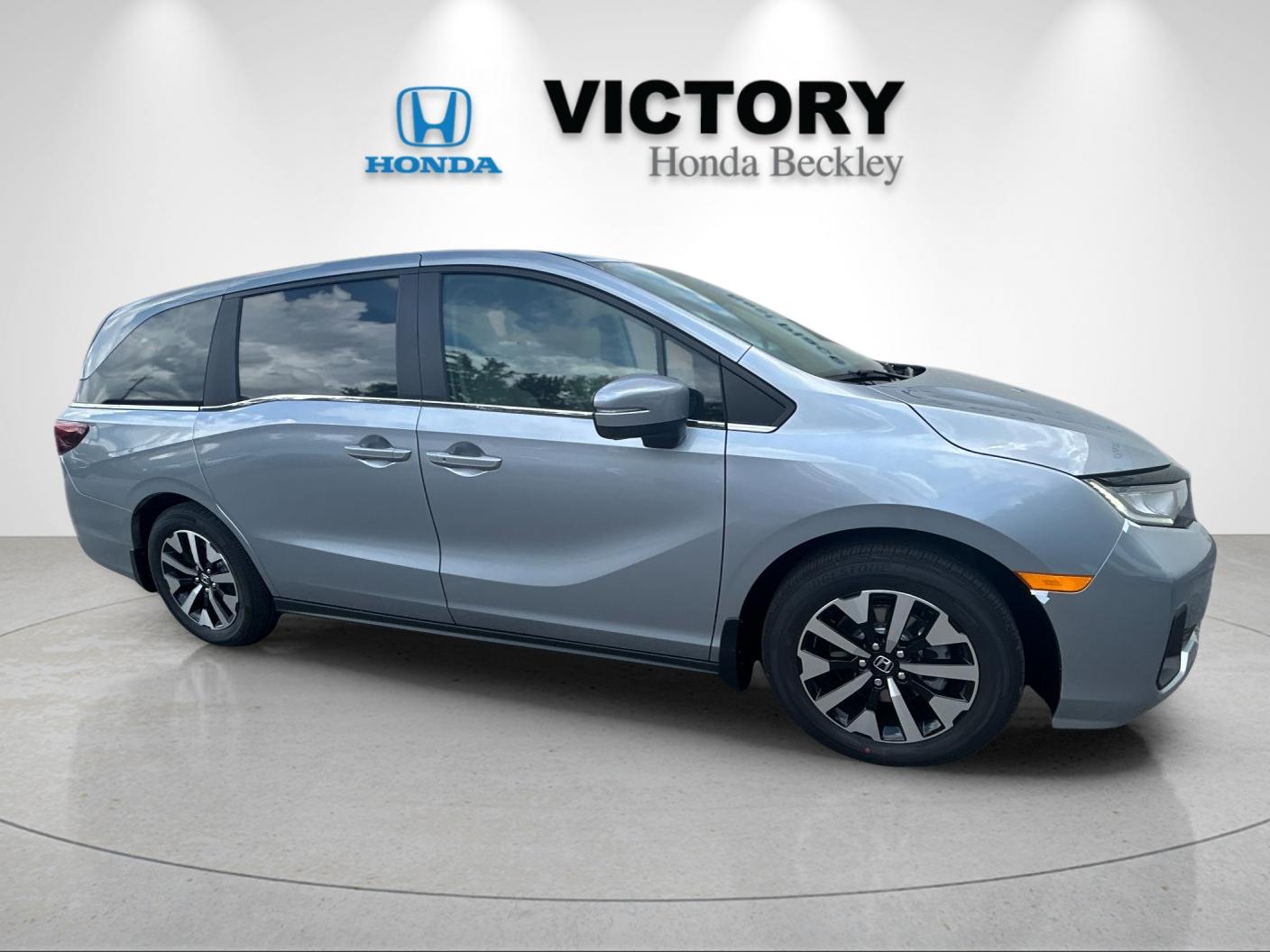 New 2026 Solar Silver Metallic Honda EX-L image 7