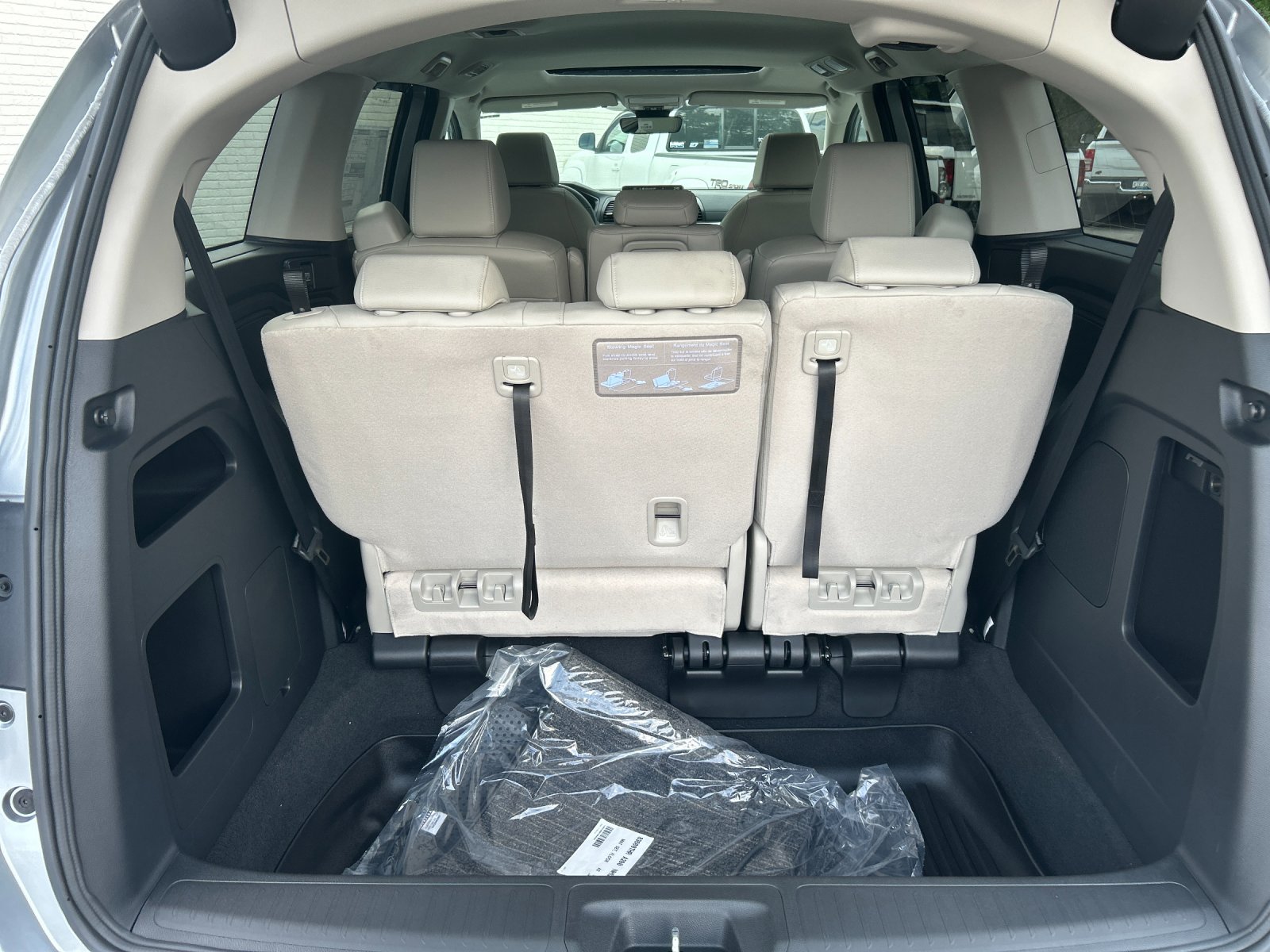 New 2026 Solar Silver Metallic Honda EX-L image 19