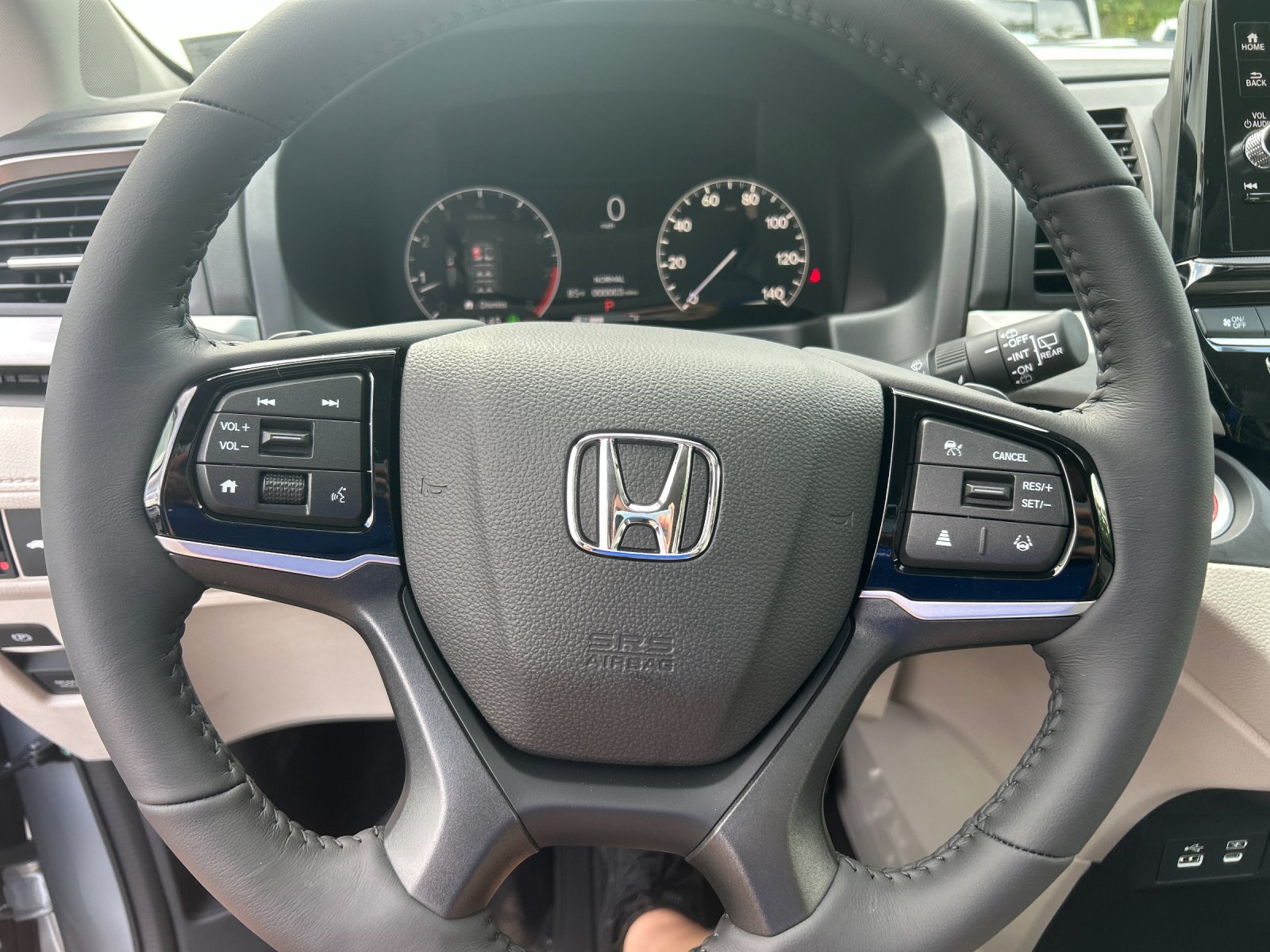 New 2026 Solar Silver Metallic Honda EX-L image 29