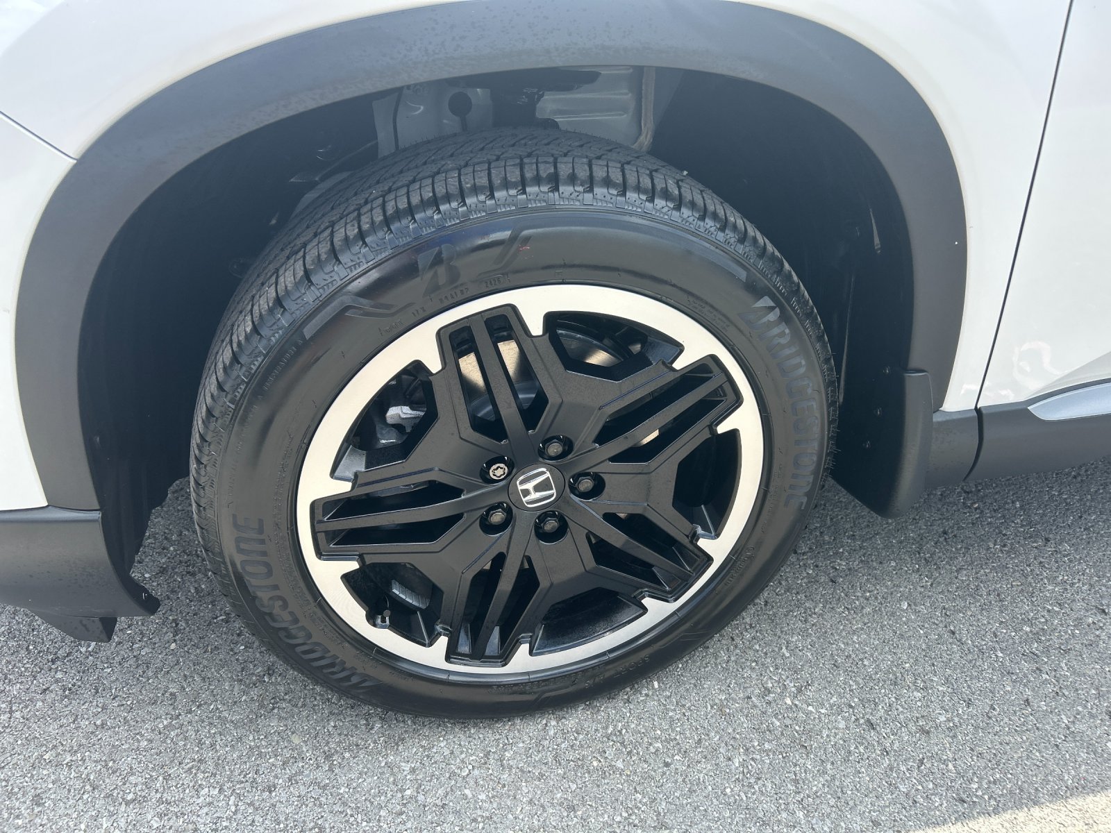 New 2026 Platinum White Pearl Honda AWD Touring Blackout image 9
