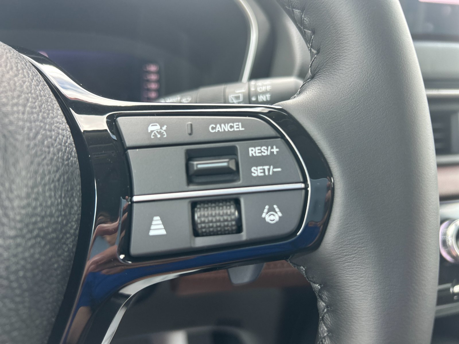 New 2026 Platinum White Pearl Honda AWD Touring Blackout image 31