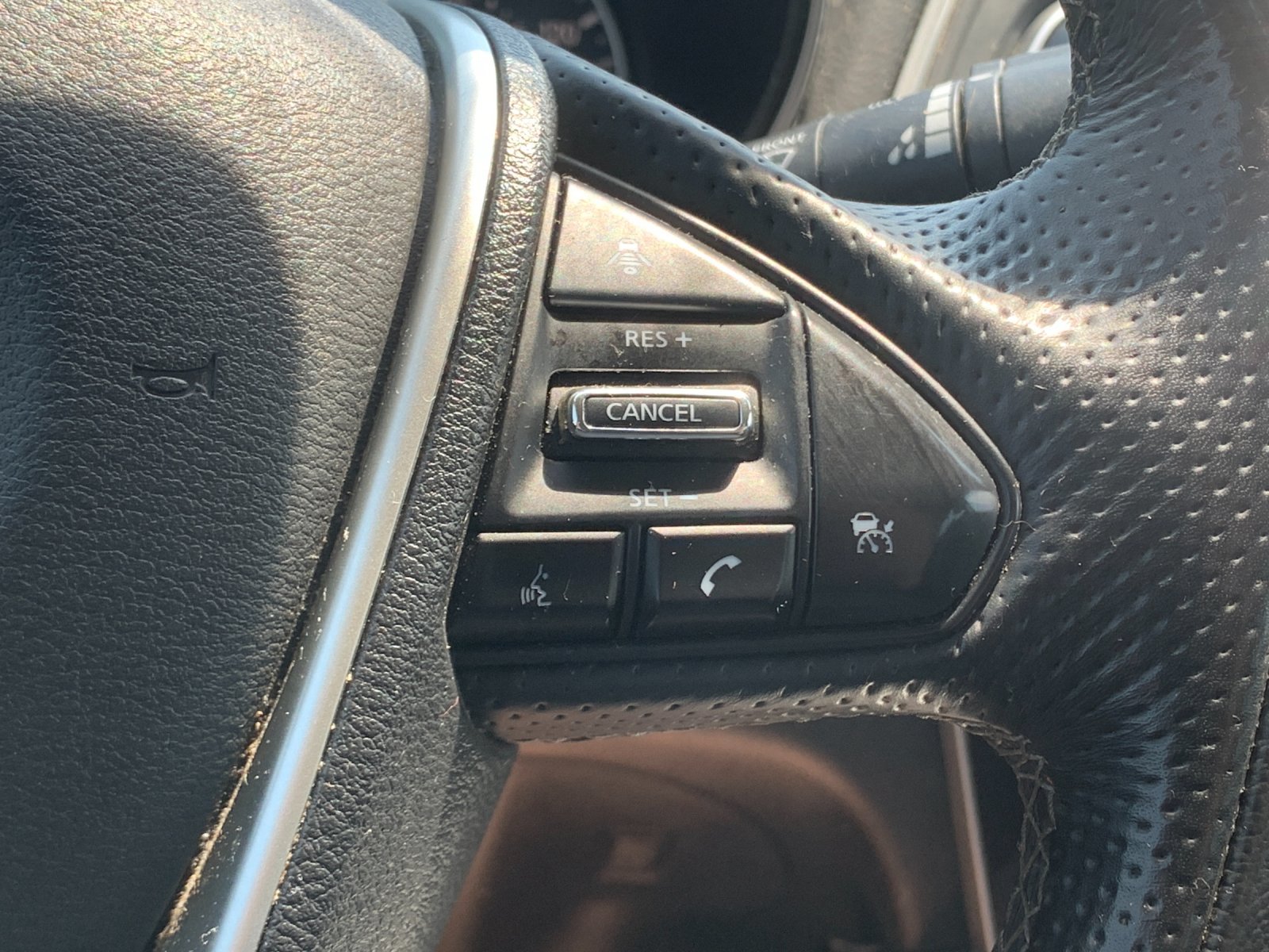 Used 2019 Silver Nissan 3.5 SV image 29