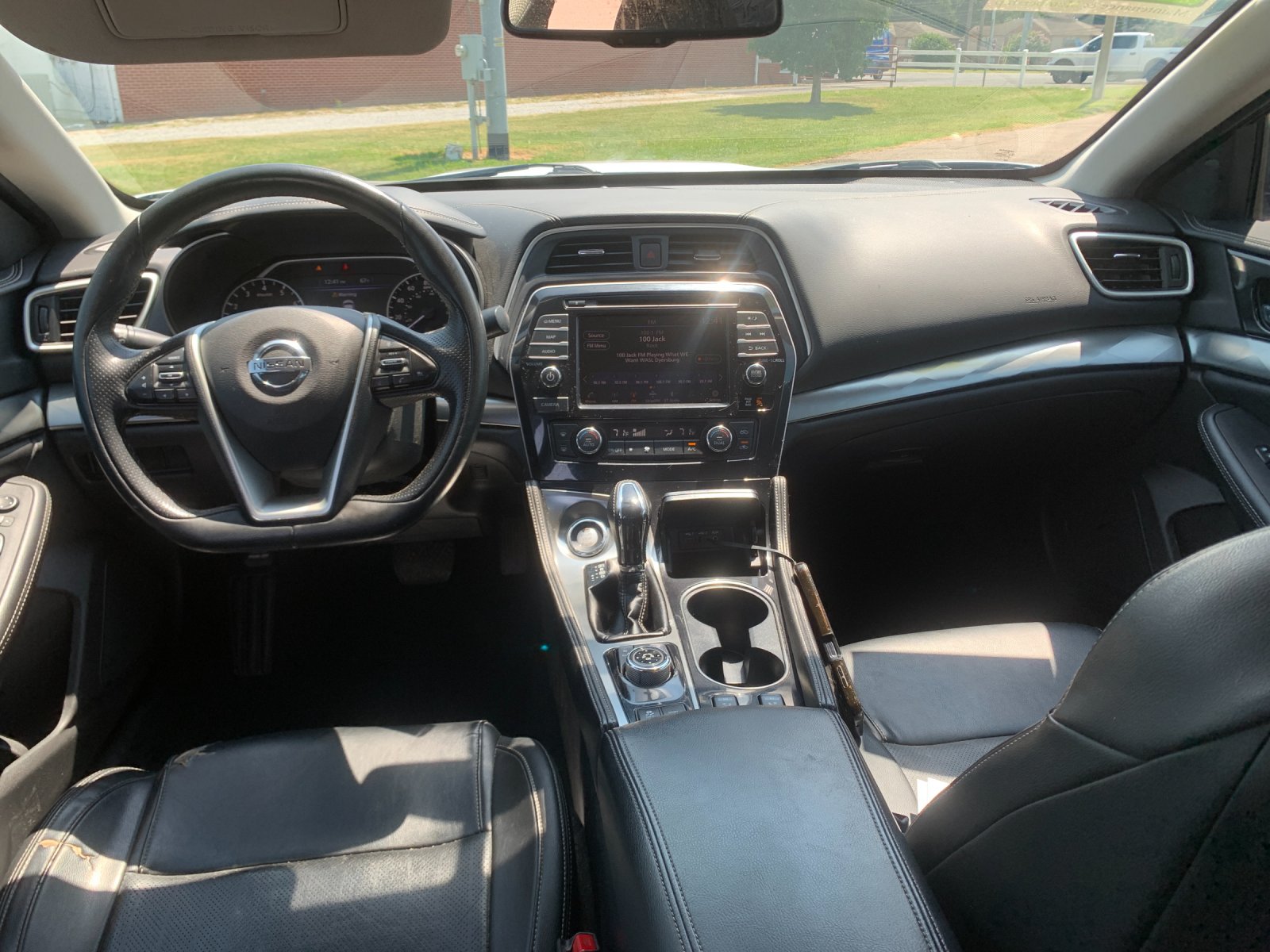Used 2019 Silver Nissan 3.5 SV image 17