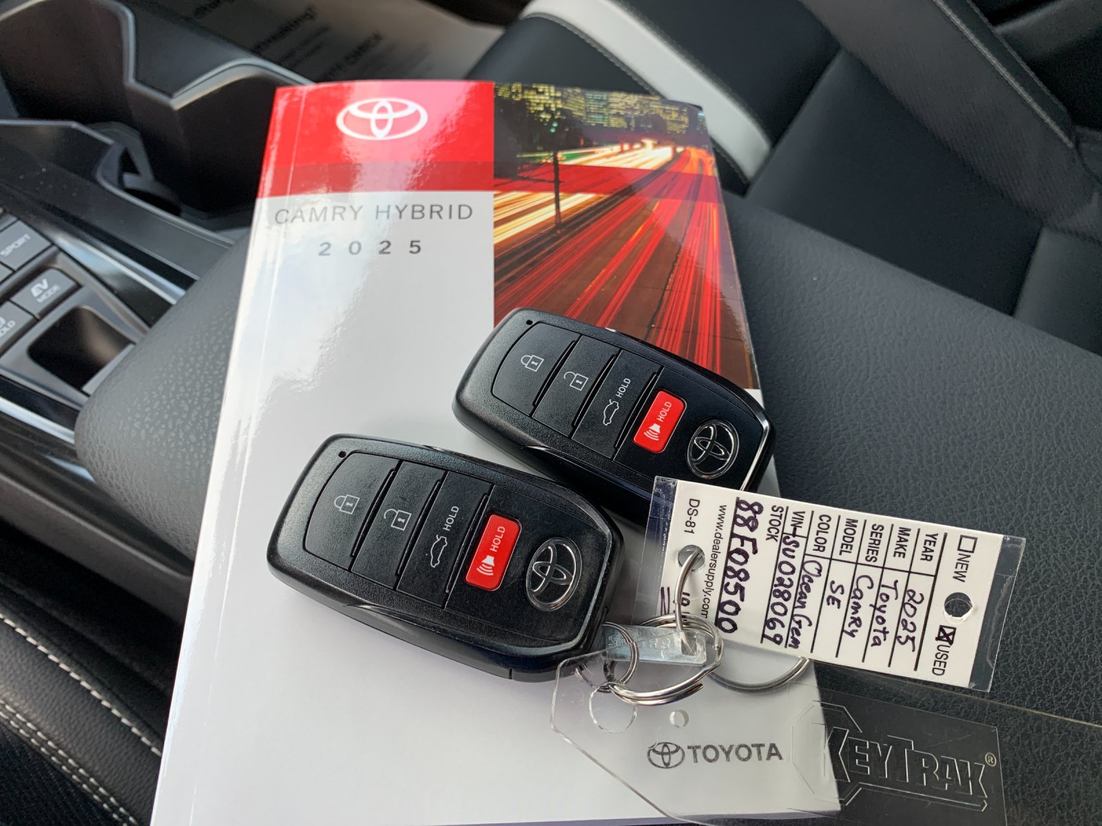 Certified Used 2025  Toyota SE image 8