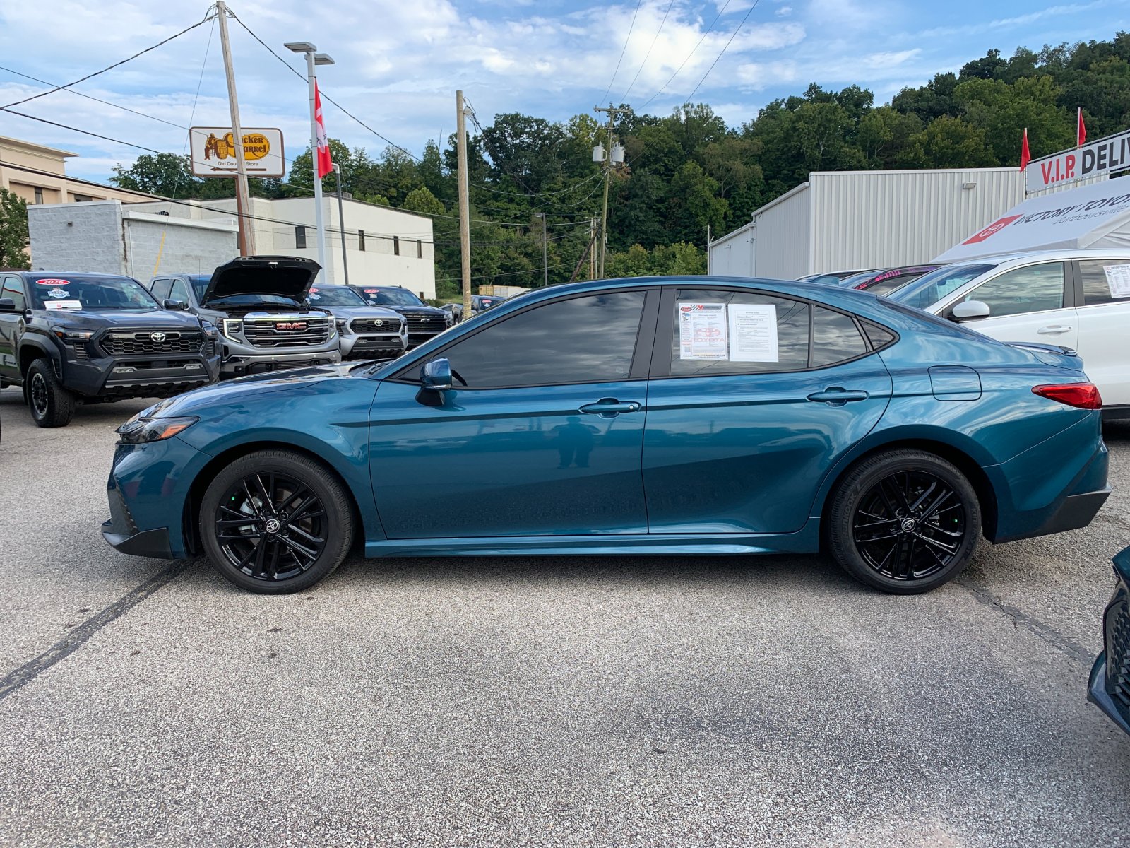 Certified Used 2025  Toyota SE image 2