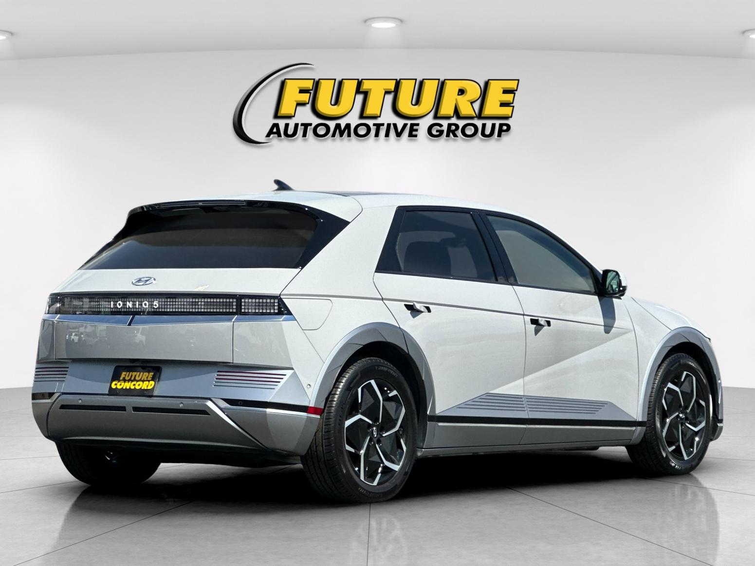Certified Used 2024 Gray Hyundai Limited image 3