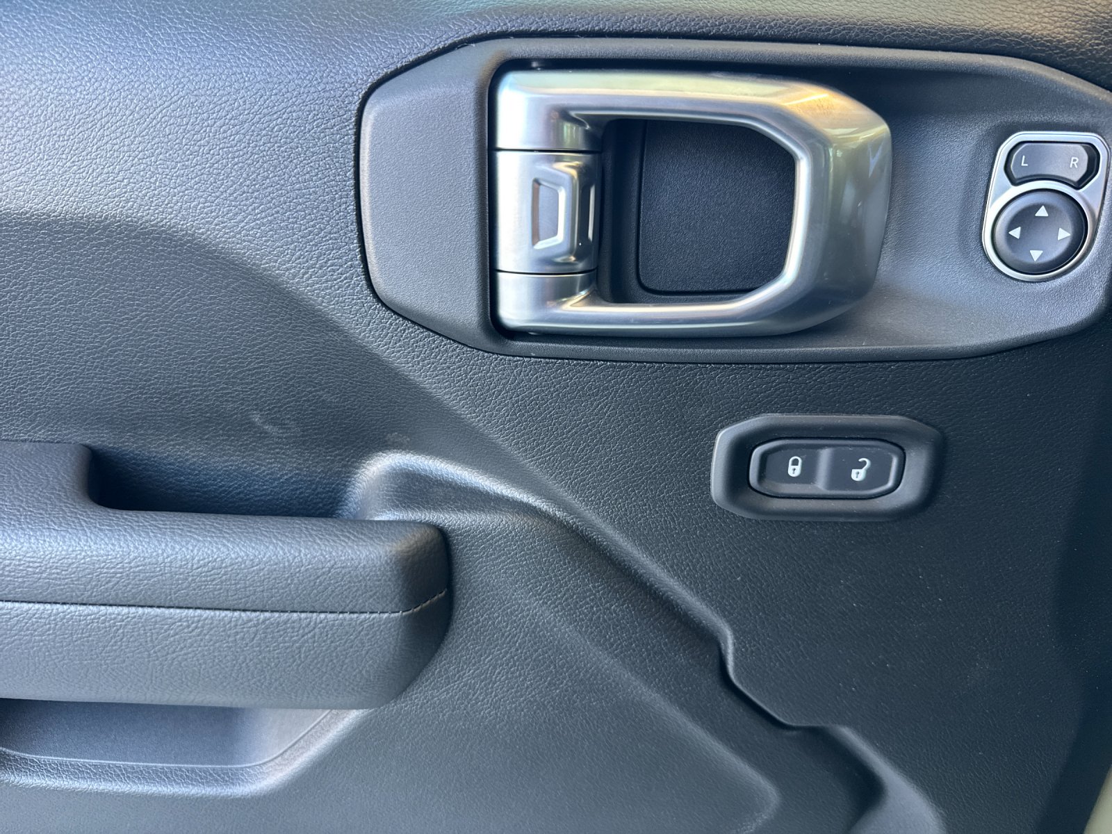 New 2026 41 Jeep Sport S image 11
