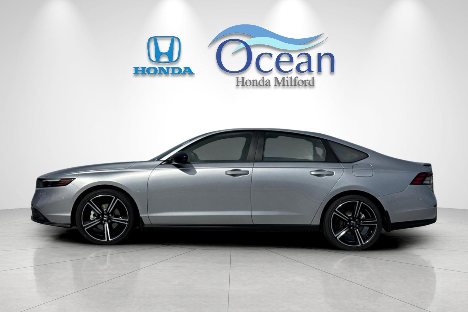 New 2026 Solar Silver Metallic Honda Sport Hybrid image 2