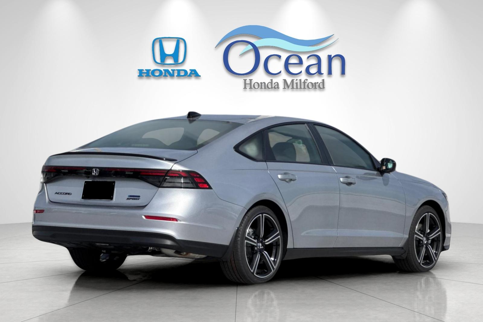 New 2026 Solar Silver Metallic Honda Sport Hybrid image 5