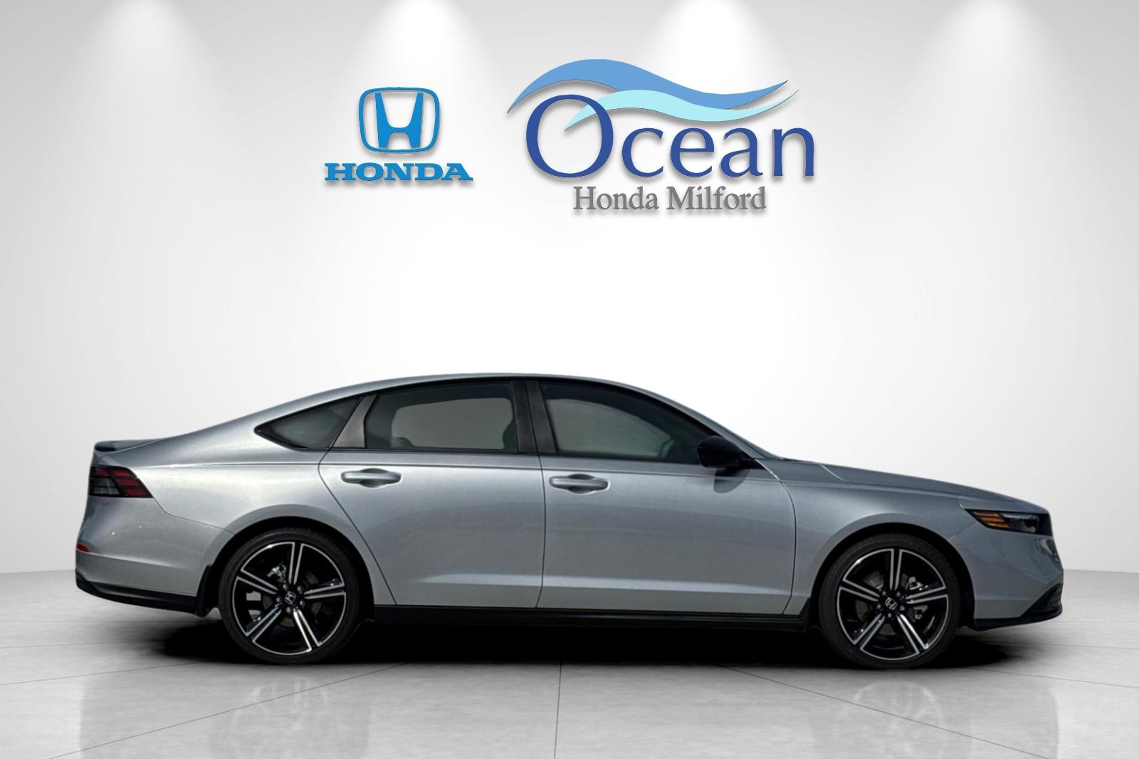 New 2026 Solar Silver Metallic Honda Sport Hybrid image 6