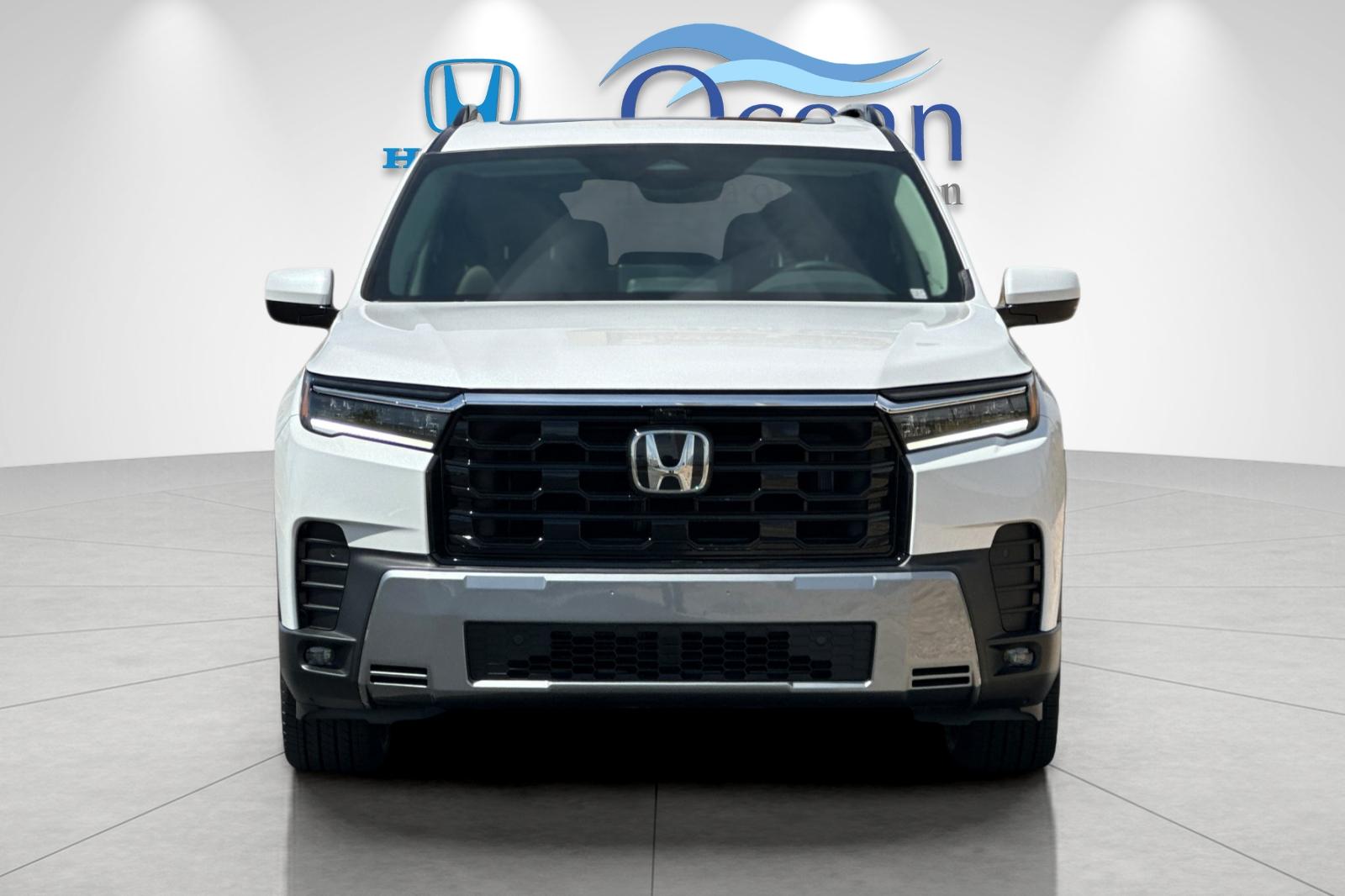 New 2026 Platinum White Honda Touring image 8