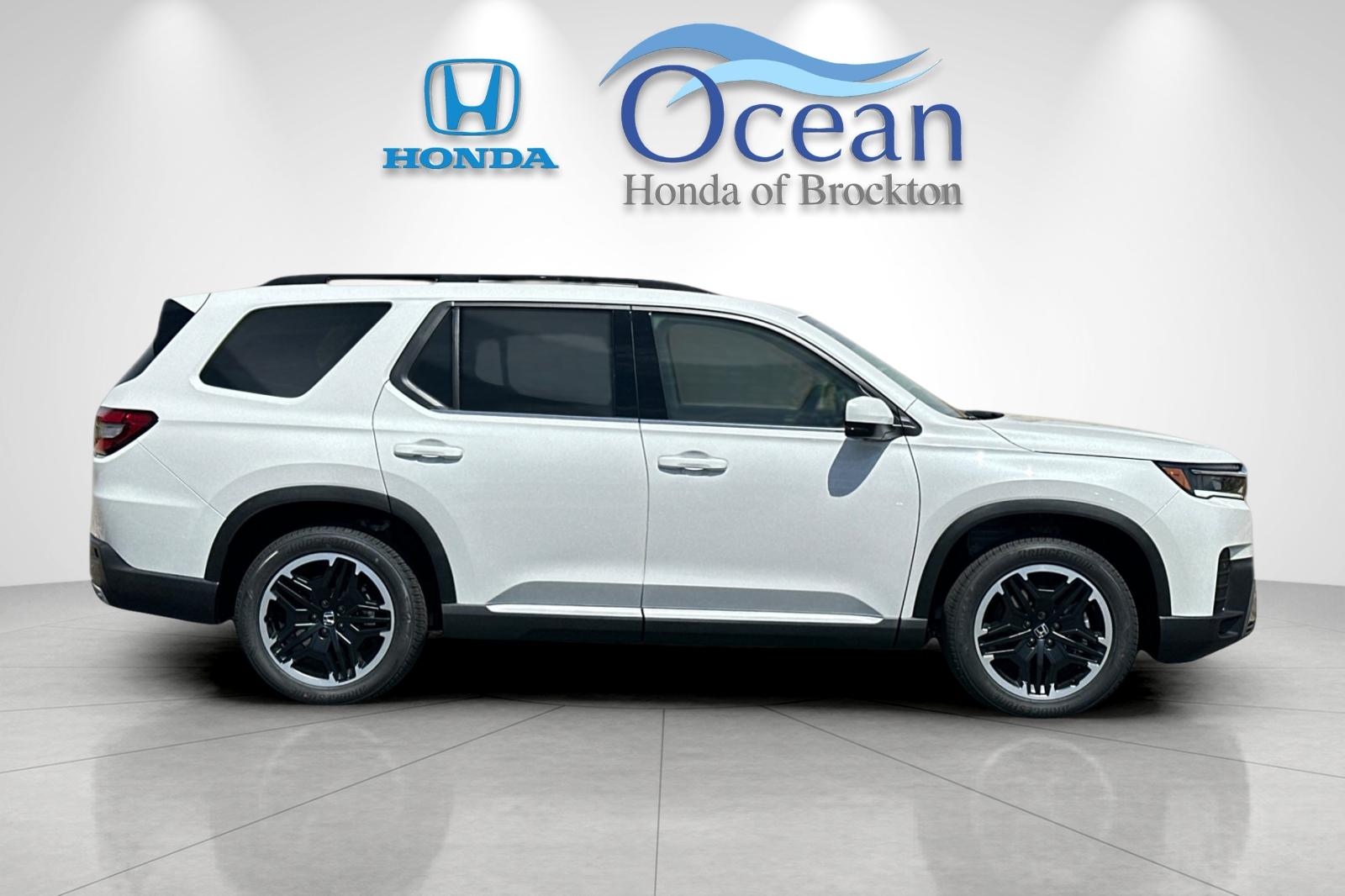 New 2026 Platinum White Honda Touring image 6