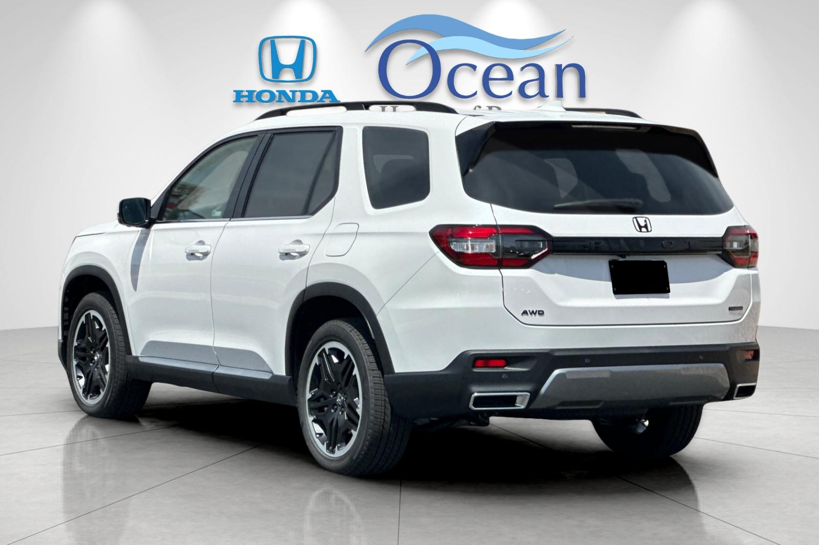 New 2026 Platinum White Honda Touring image 3