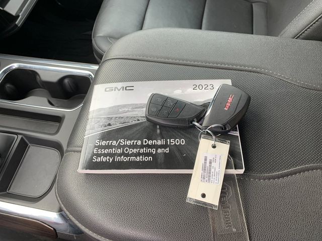 Used 2023 White Frost GMC SLT image 9