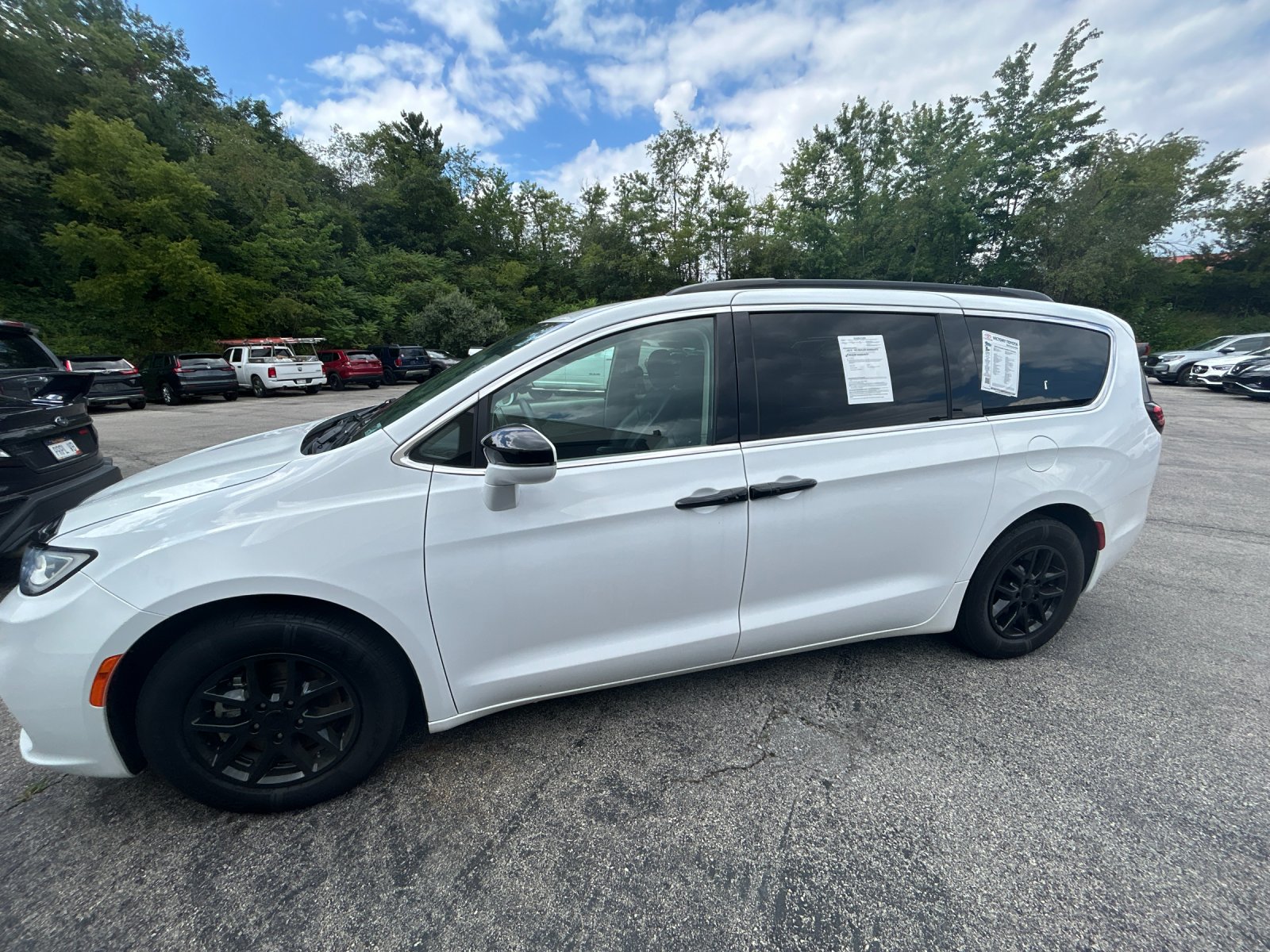 Used 2022 Chrysler Pacifica Touring L with VIN 2C4RC1BG4NR198996 for sale in Beckley, WV