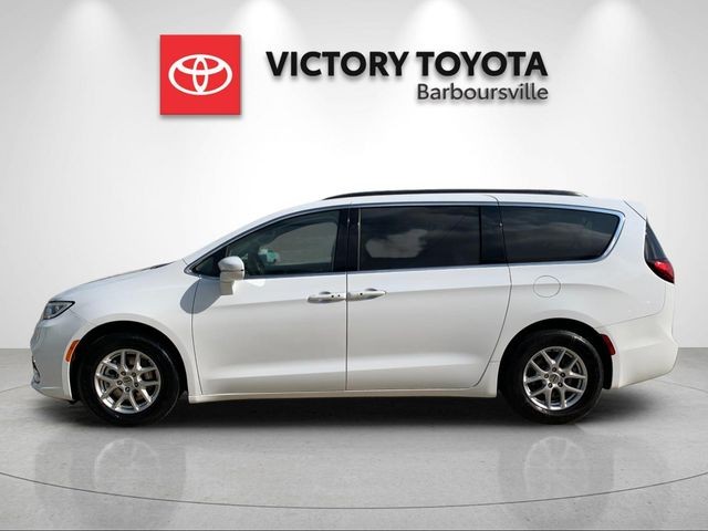 Used 2022 Bright White Clearcoat Chrysler Touring L image 2