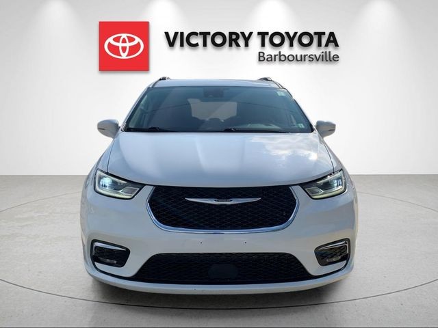 Used 2022 Bright White Clearcoat Chrysler Touring L image 8