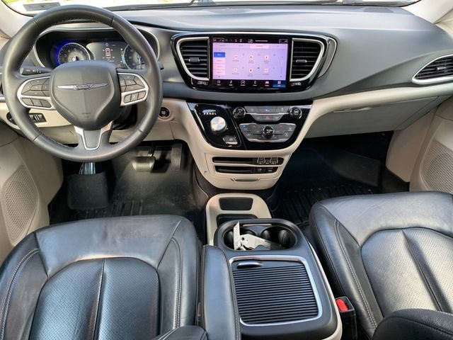 Used 2022 Bright White Clearcoat Chrysler Touring L image 16