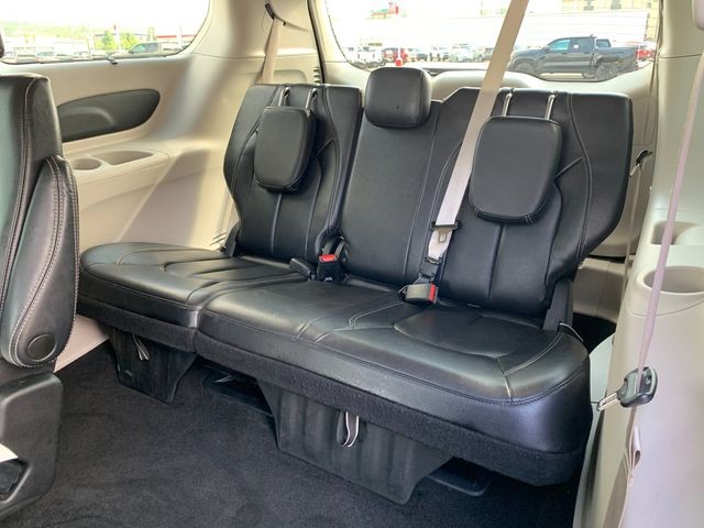 Used 2022 Bright White Clearcoat Chrysler Touring L image 18