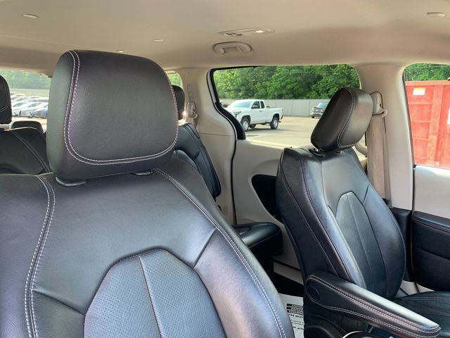 Used 2022 Bright White Clearcoat Chrysler Touring L image 20