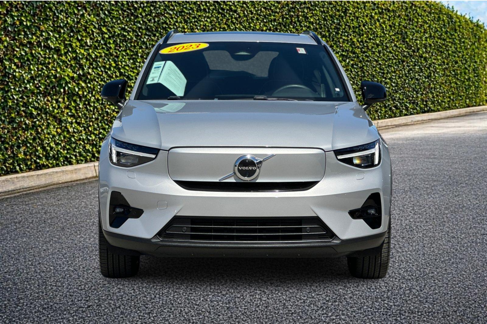 Used 2023 Silver Volvo Ultimate image 9