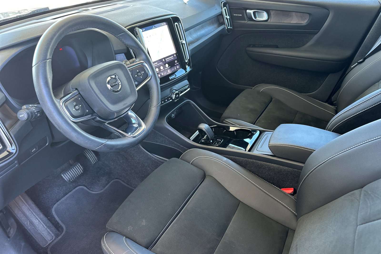 Used 2023 Silver Volvo Ultimate image 11