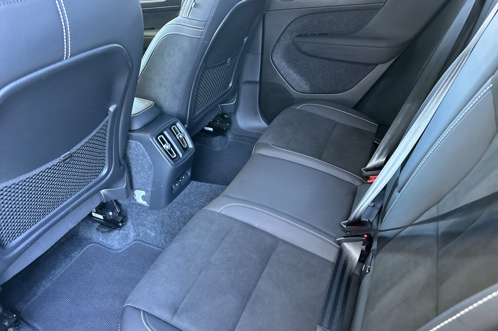 Used 2023 Silver Volvo Ultimate image 14