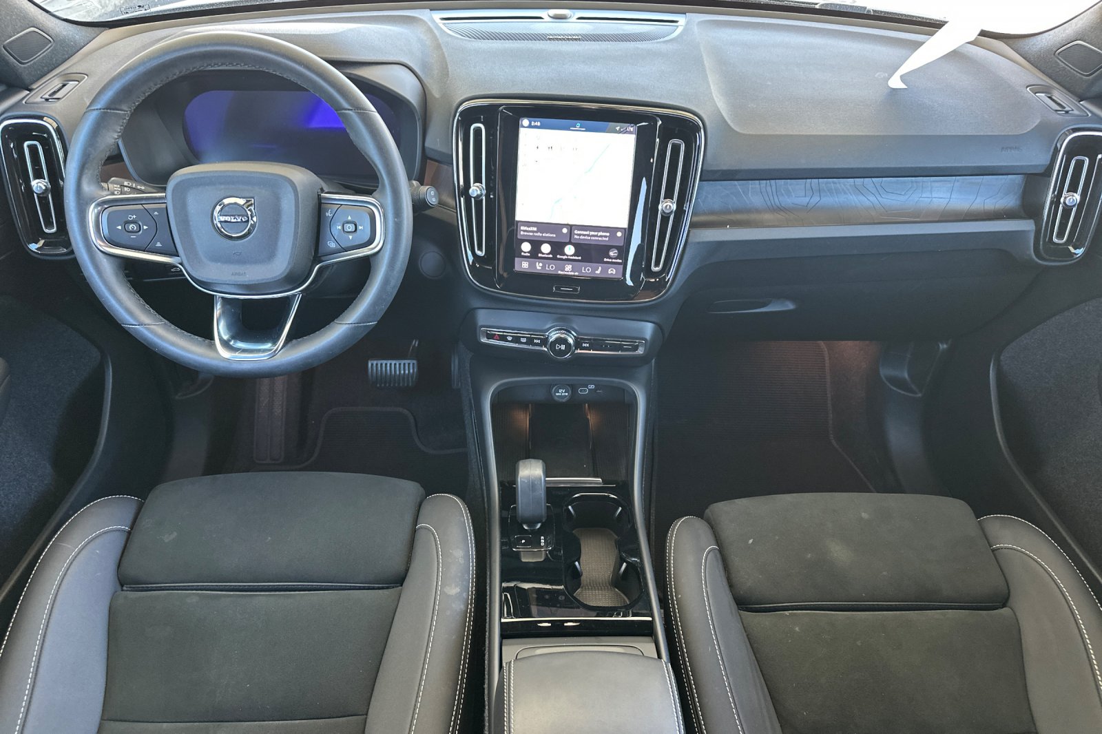Used 2023 Silver Volvo Ultimate image 16