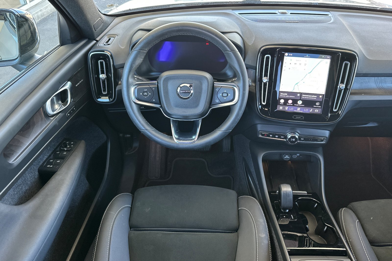 Used 2023 Silver Volvo Ultimate image 17