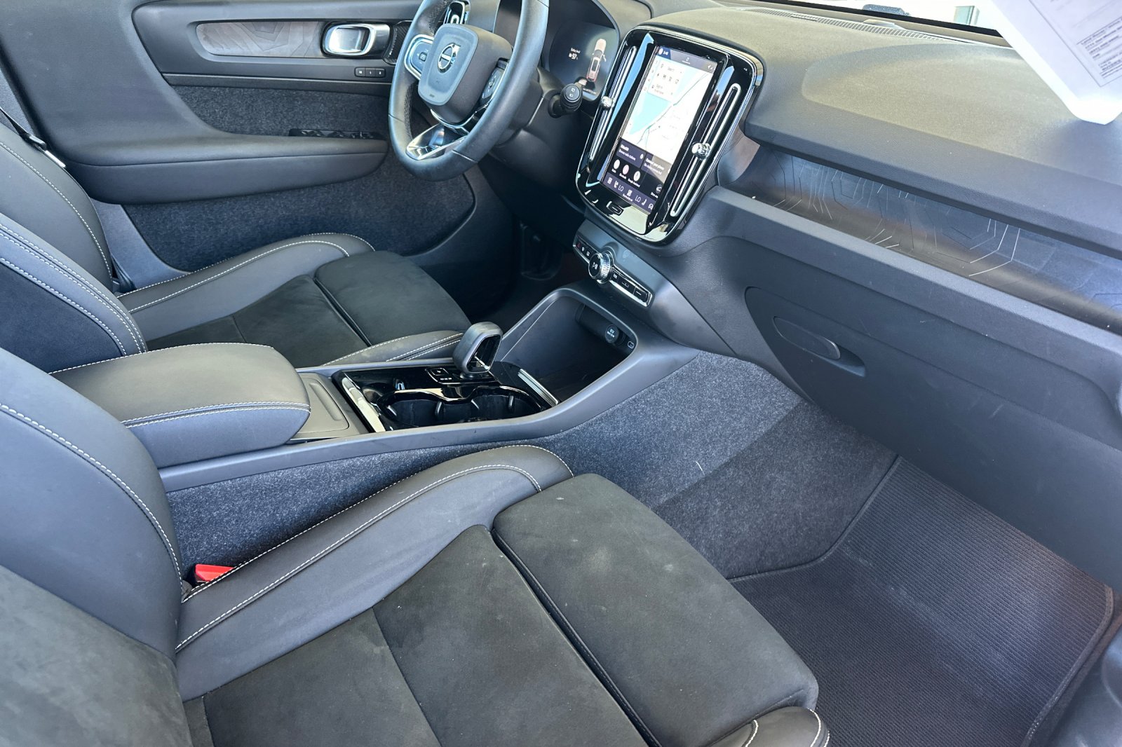 Used 2023 Silver Volvo Ultimate image 19