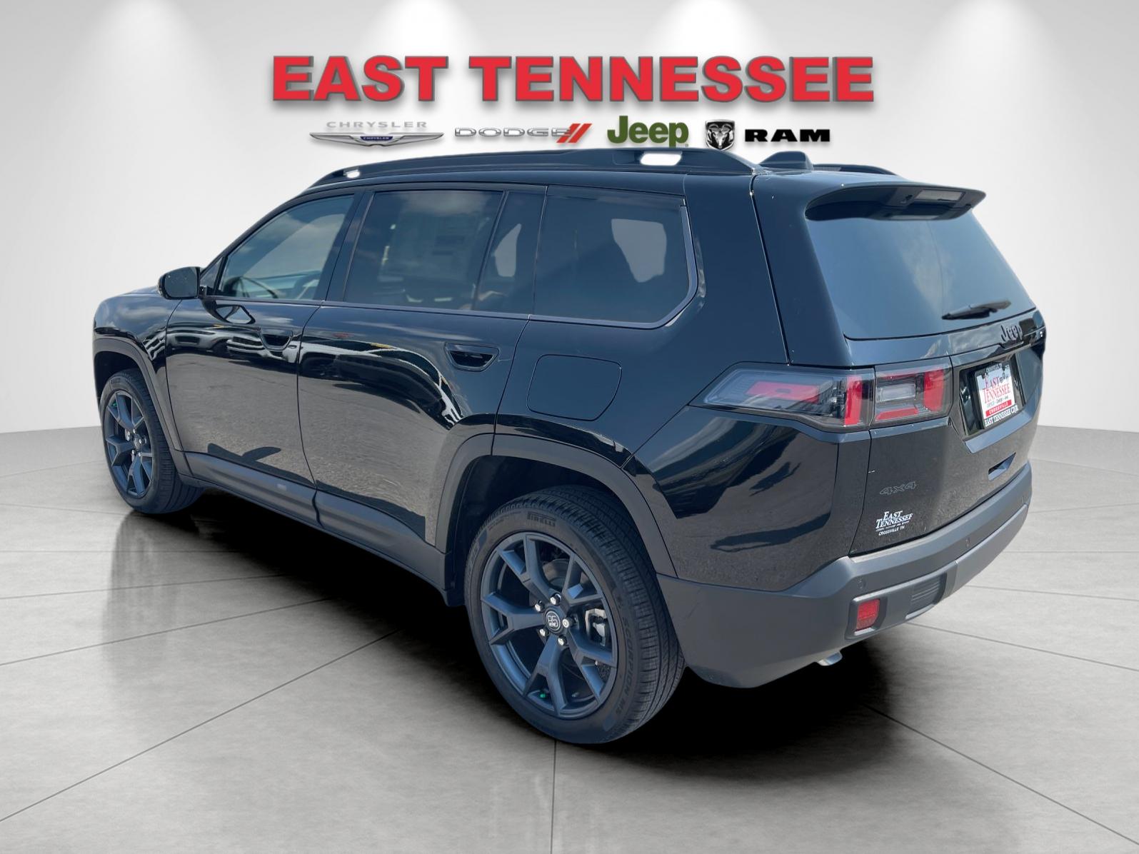 New 2026 Diamond Black Crystal Pearlcoat Jeep  image 5