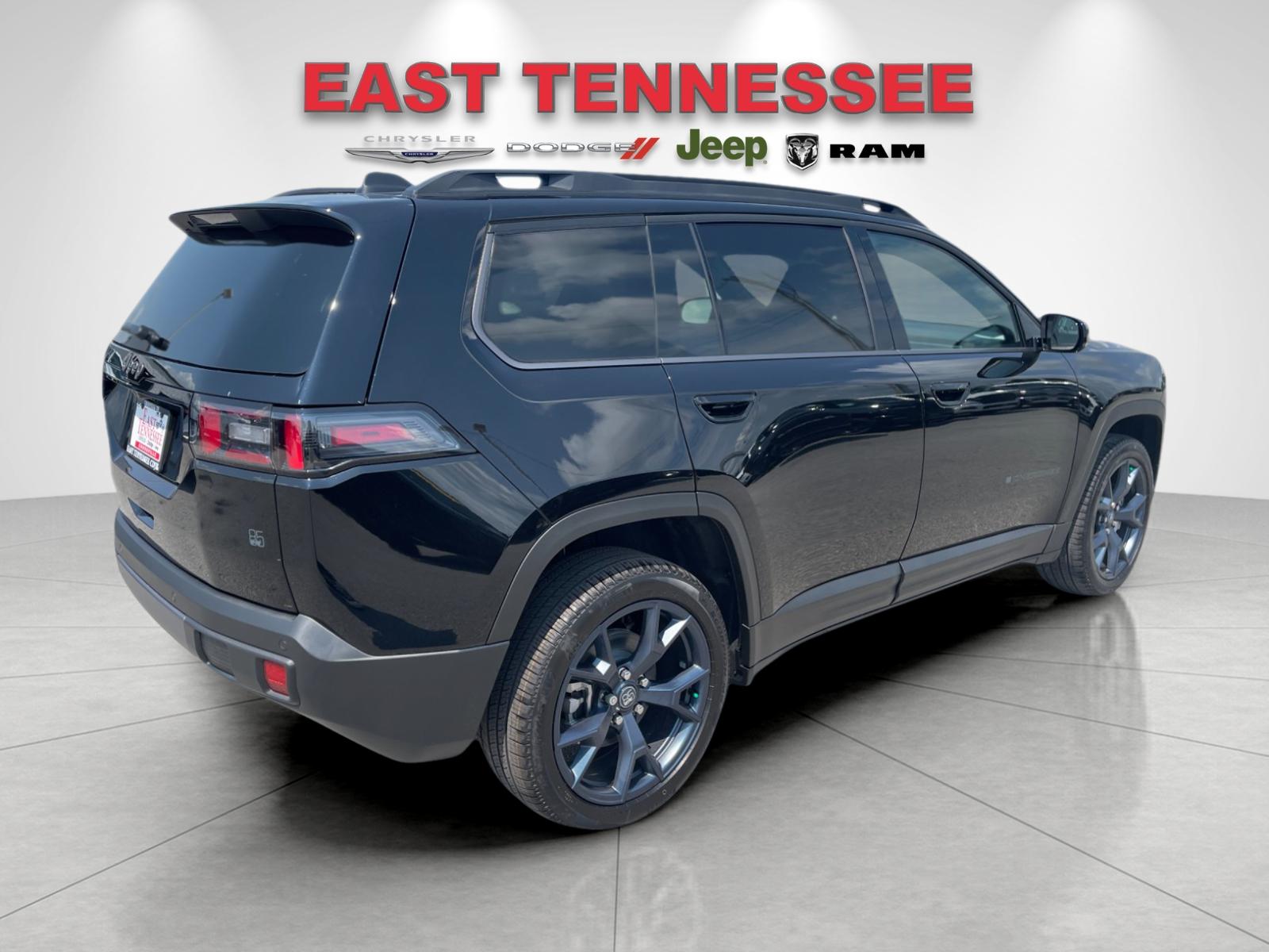 New 2026 Diamond Black Crystal Pearlcoat Jeep  image 3